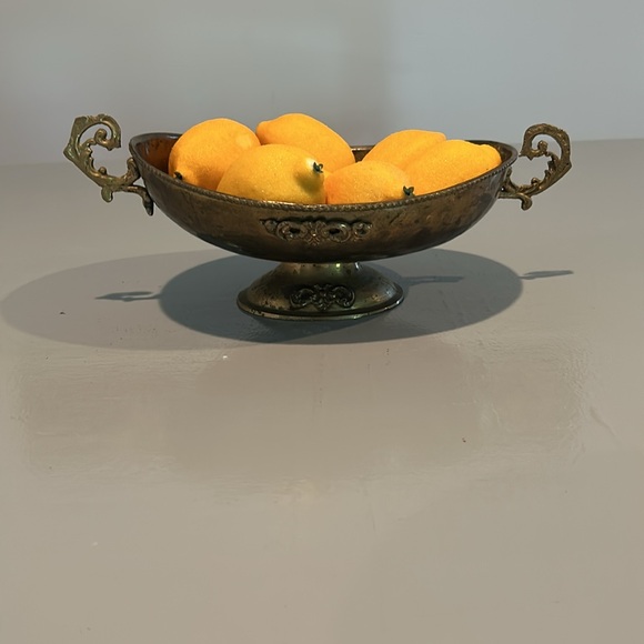 Vintage Hammered Brass Bowl 9 x 7.5 inches H 3.5 inches - Picture 9 of 9